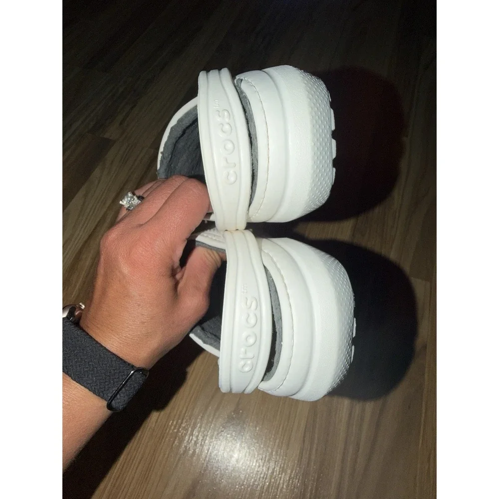 Crocs Kids J3 3 Classic Clog Fleece Lined White Gray Youth Unisex Boys Girls EUC